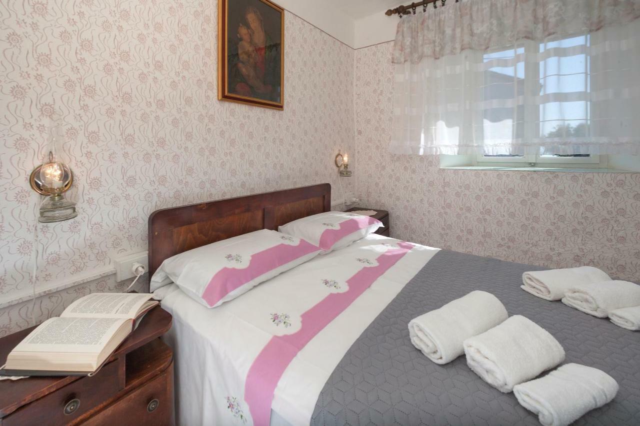 Rural Apartment Carolina Zrenj ภายนอก รูปภาพ