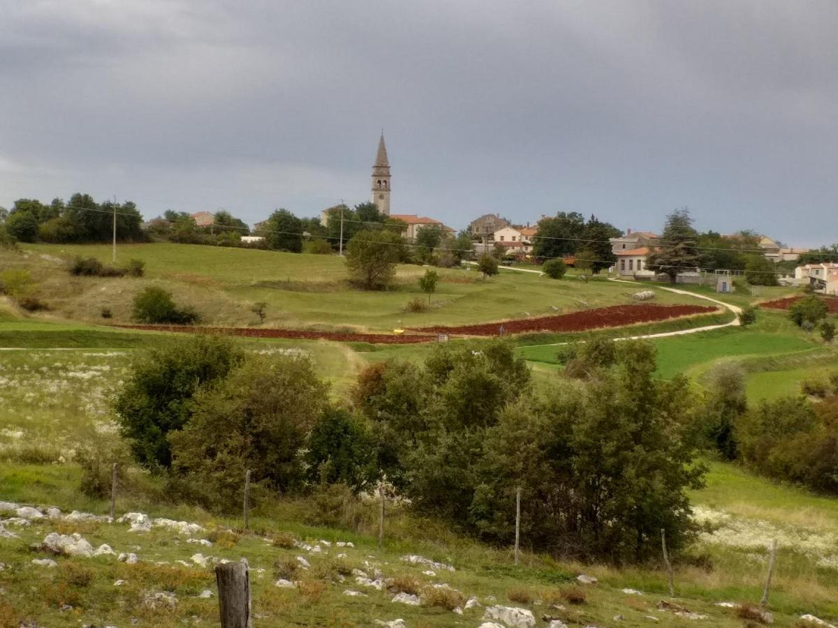 Rural Apartment Carolina Zrenj ภายนอก รูปภาพ